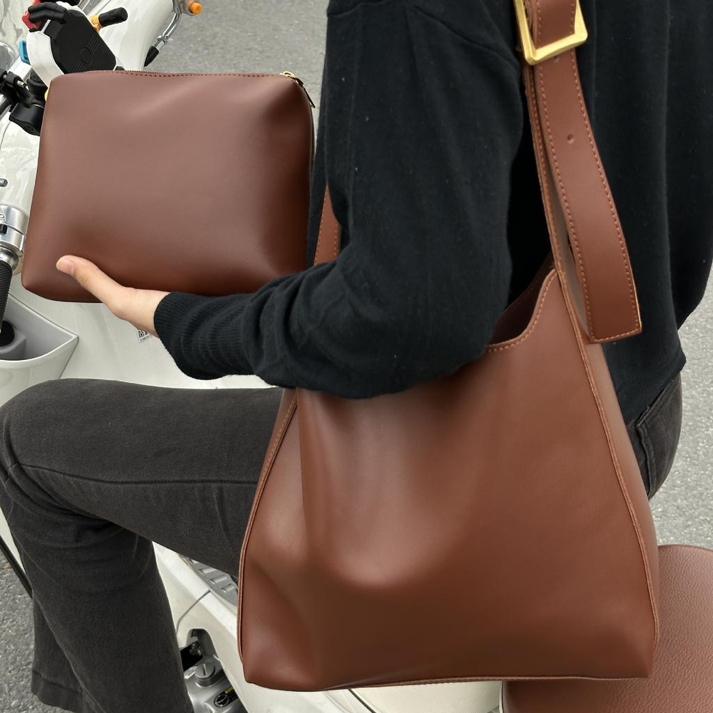 Retro Versatile Large-capacity Mother and Child Bag Lazy Bucket Bag Simple Soft Collapsed Shoulder Messenger Bag Fashionable Tote Bag