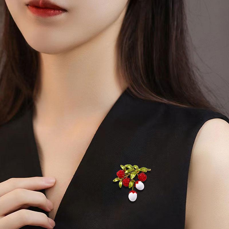 Sweet Lychee Fruit High-end Feminine Literary and Fashionable Accessory Brooch