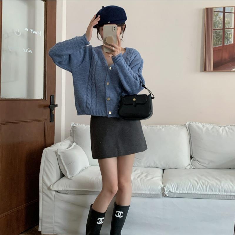 Retro soft waxy twist knitted cardigan top women's autumn and winter new short age-reducing outer sweater jacket