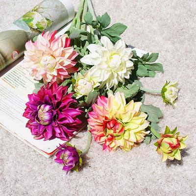 Decorațiuni pentru casă – Flori decorative şi coroane de flori