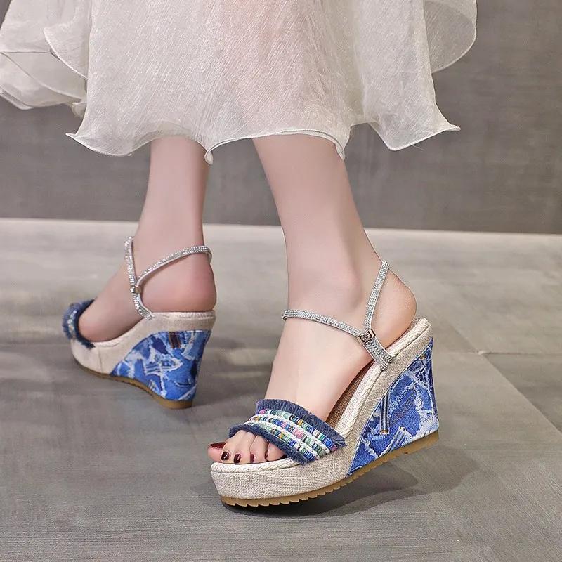 Fashion 2024 Summer High Quality Women's Shoes Fashion Color Block Open Toe Women's Slippers Large Size Women's High Heel Slippers