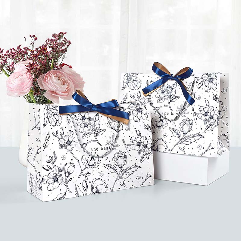 WTEMPO Large Capacity Hand-held Gift Paper Bags Retro Elegant Printed Bags Daily Presents Packaging Bags Ideal for Storing and Gifting Delicate Items