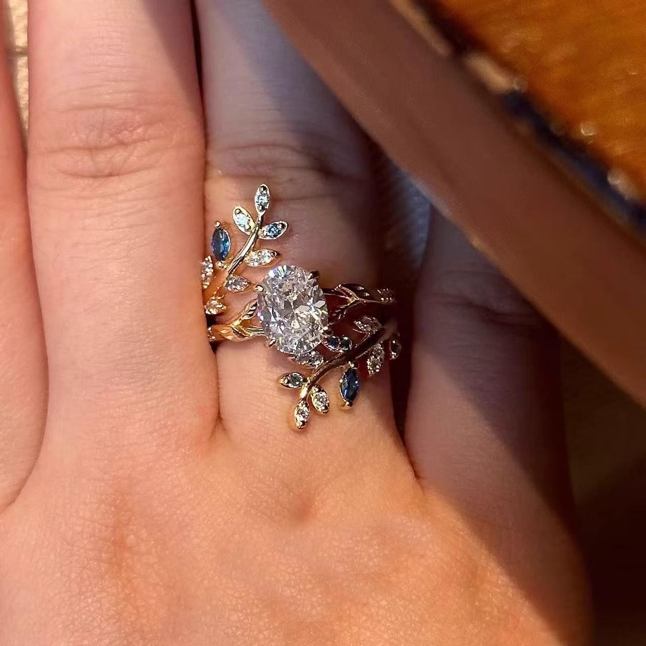 

Classical Beautiful and unique Blue Leaf Retro rings for women Fashion Diamonds inlay Glossy Elliptical Gem Ring Wedding Jewelry resizable золотой