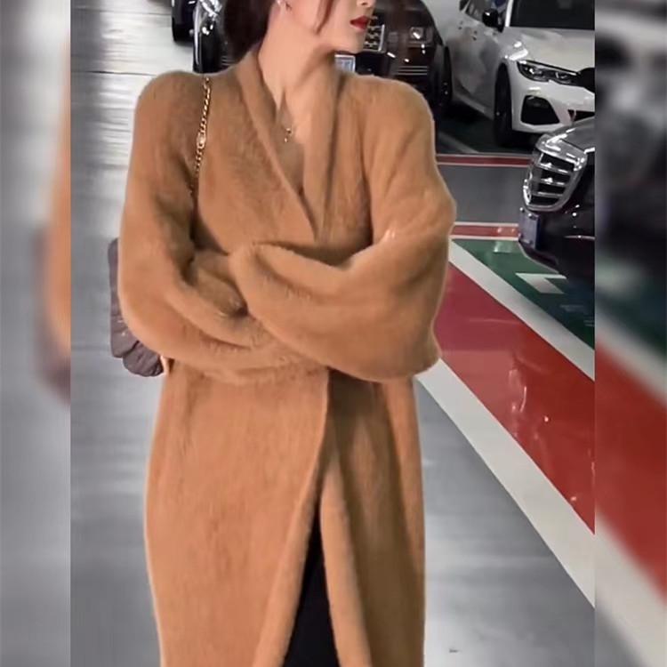 

Жіночий ретро-шик пальто-светр з норки та кашеміру - Ледачий стиль, середньої довжини, вище коліна, вільного крою, в язаний кардиган для осені та зими. One Size хакі