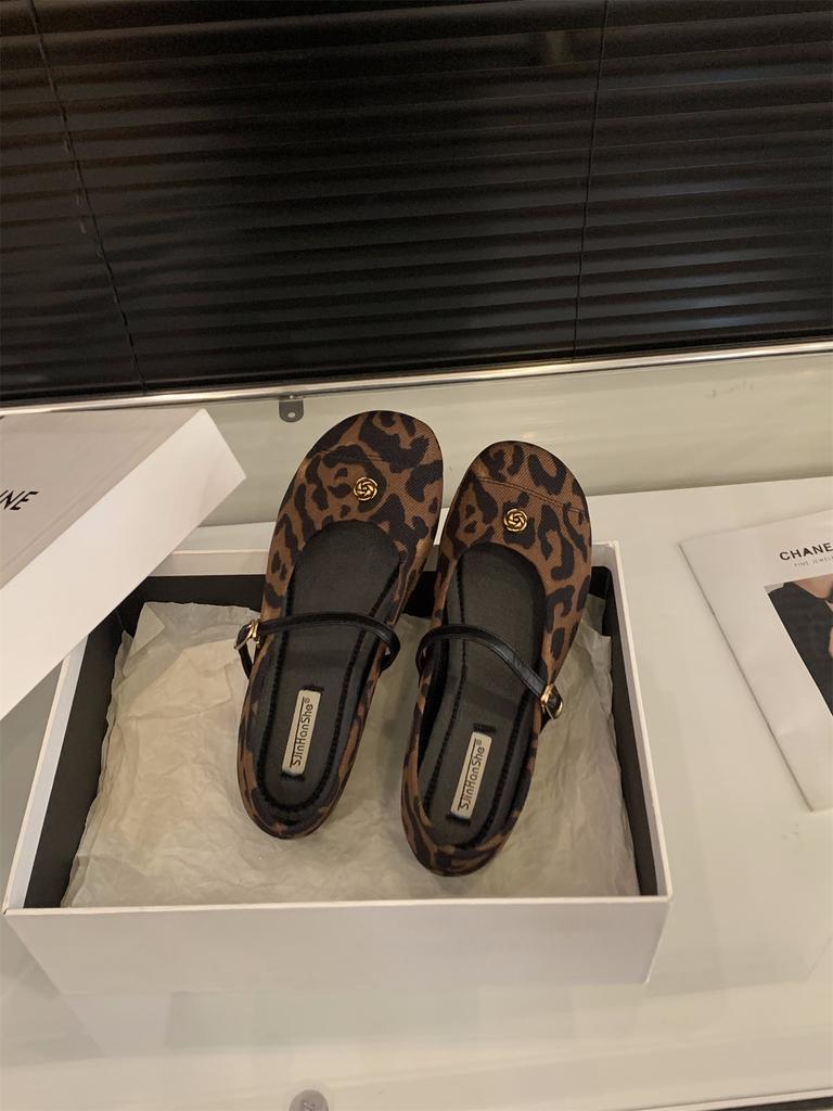 Inner Heightening Leopard Print Mary Jane Single Shoes Women's Shoes 2025 Spring and Autumn Retro Suede with Skirt French Evening Shoes