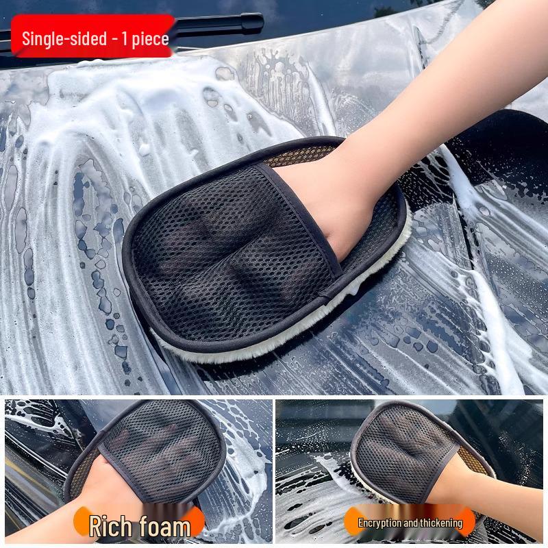

Fluffy Wool Car Wash Gloves: Gentle on Paint, Bear Paw Design, Flexible for Waxing and Decontamination