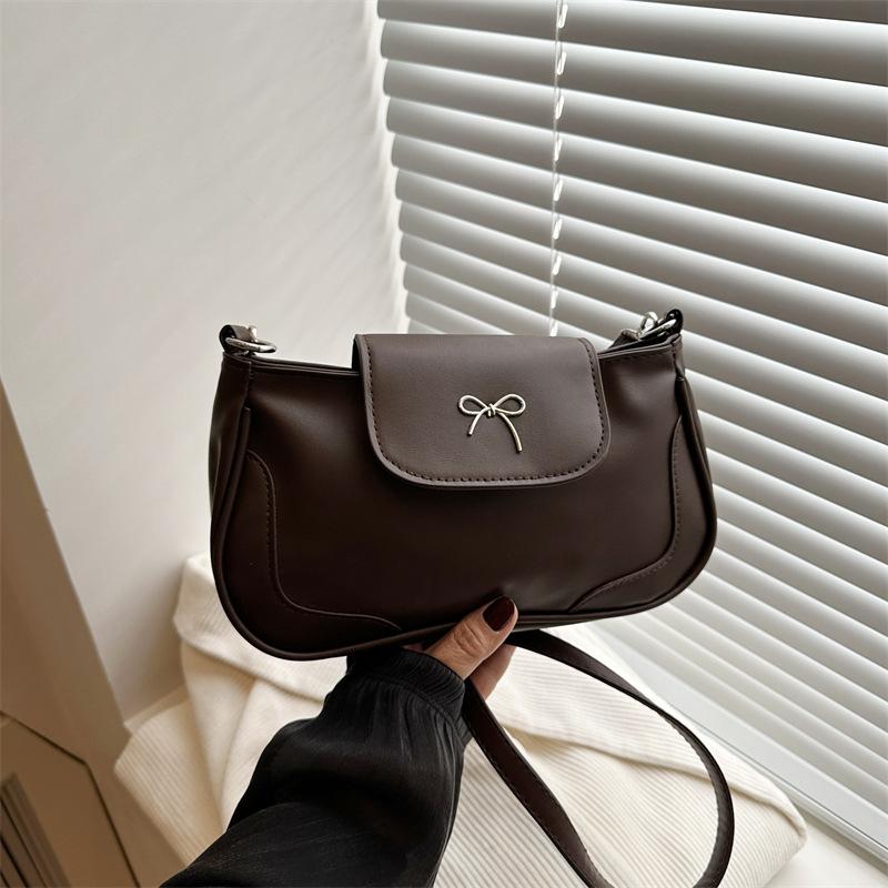 

Модная универсальная сумка под мышкой женская весна-лето 2025 новая нишевая в иностранном стиле простая на плечо сумка-мессенджер сумка для поездок на работу коричневый