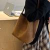 Large Capacity Commuter Tote Bag Winter New Fashionable Versatile Shoulder Bag Women's Bucket Bag