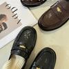 Natürliches Rollleder Goldmünzen Slipper Damen Retro Temperament Pendeln Herbst und Winter Neu Britisch Quadratischer Absatz Kleine Lederschuhe