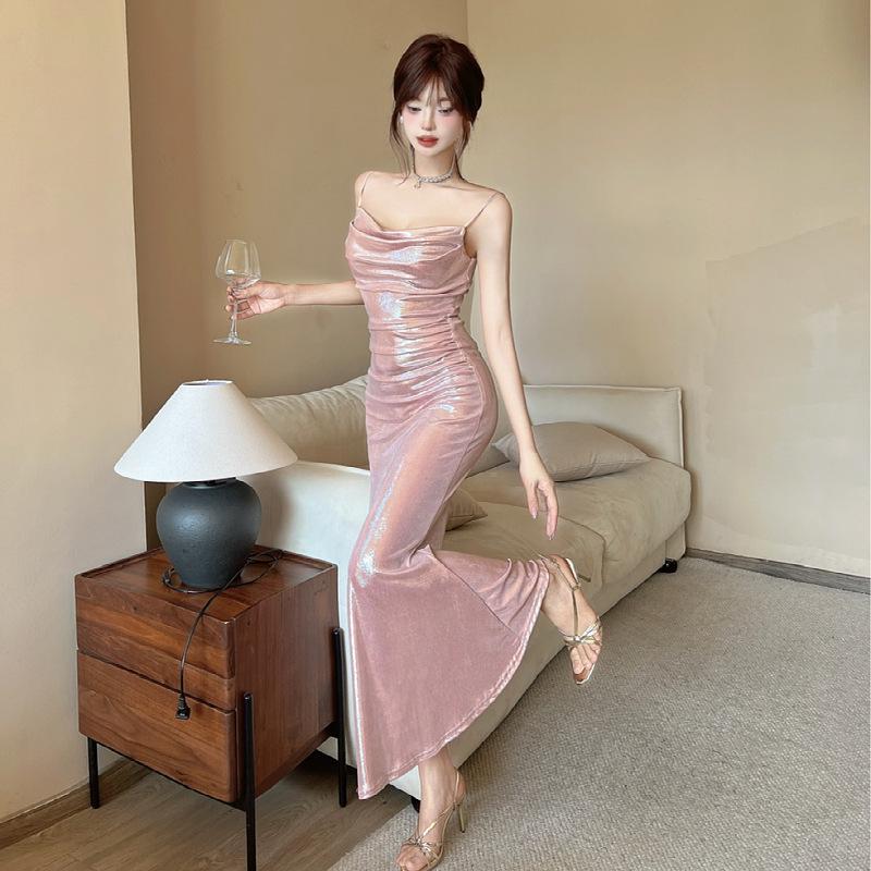 Elegant Women's Glitter Mermaid Evening Gown - Slim Fit Hip-Hugging Design
