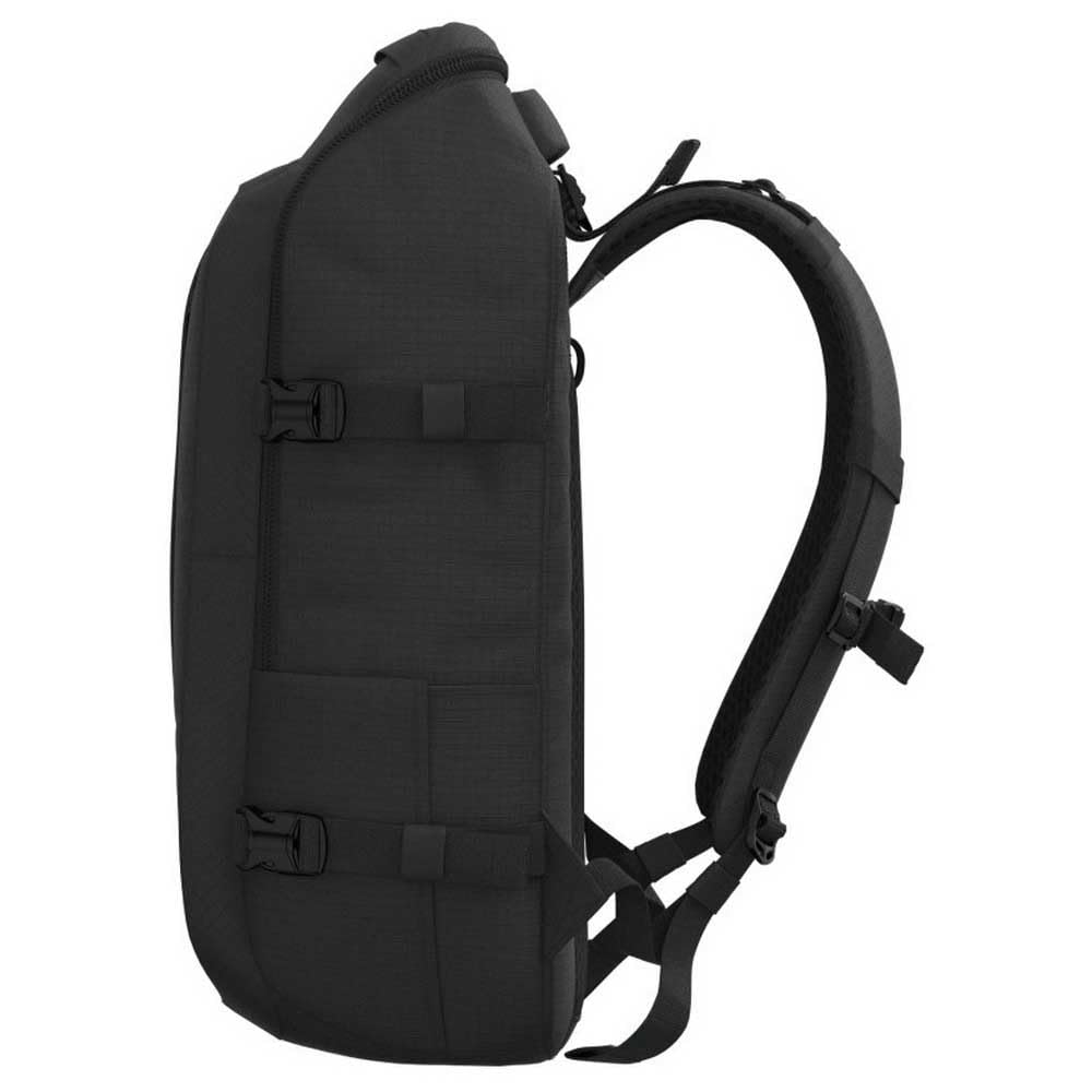 CABINZERO ADV 32L Absolute Black Backpack
