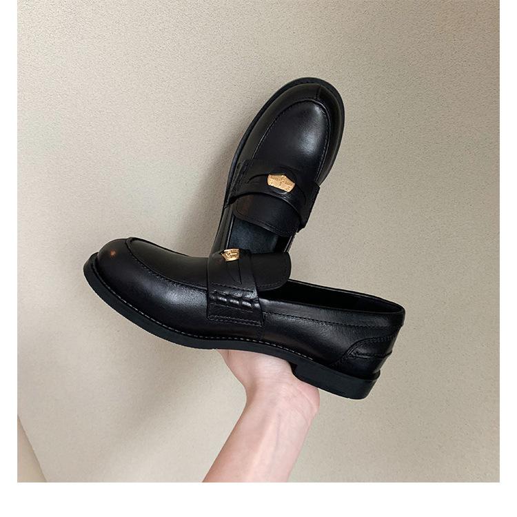 Grape mother, the same style, retro loafers, round head, small gold coins, British style leather, black single shoes, women's small leather shoes.