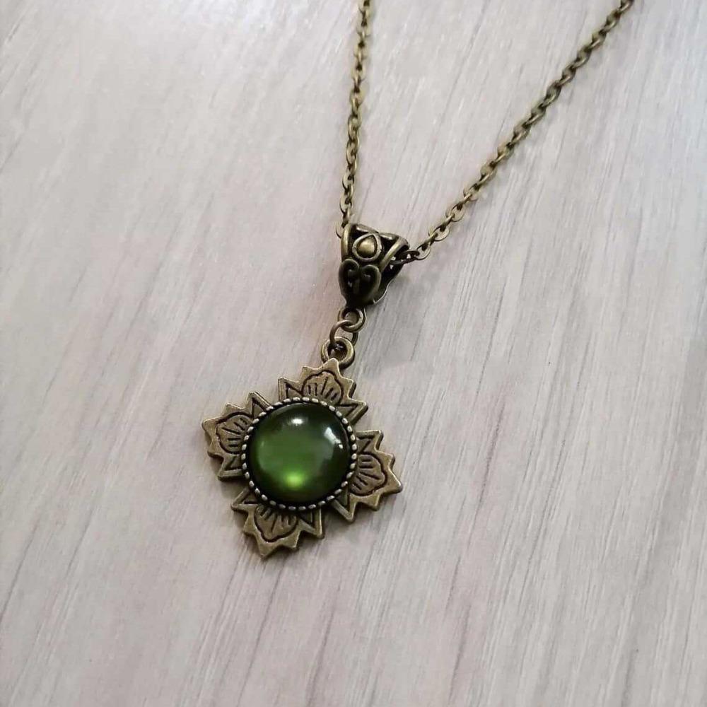 Collana Pendente Croce Floreale Filigrana Pietra Occhio di Gatto Verde Colore Bronzo Vintage Vittoriano Medievale per Donne Gioielli Choker Goth