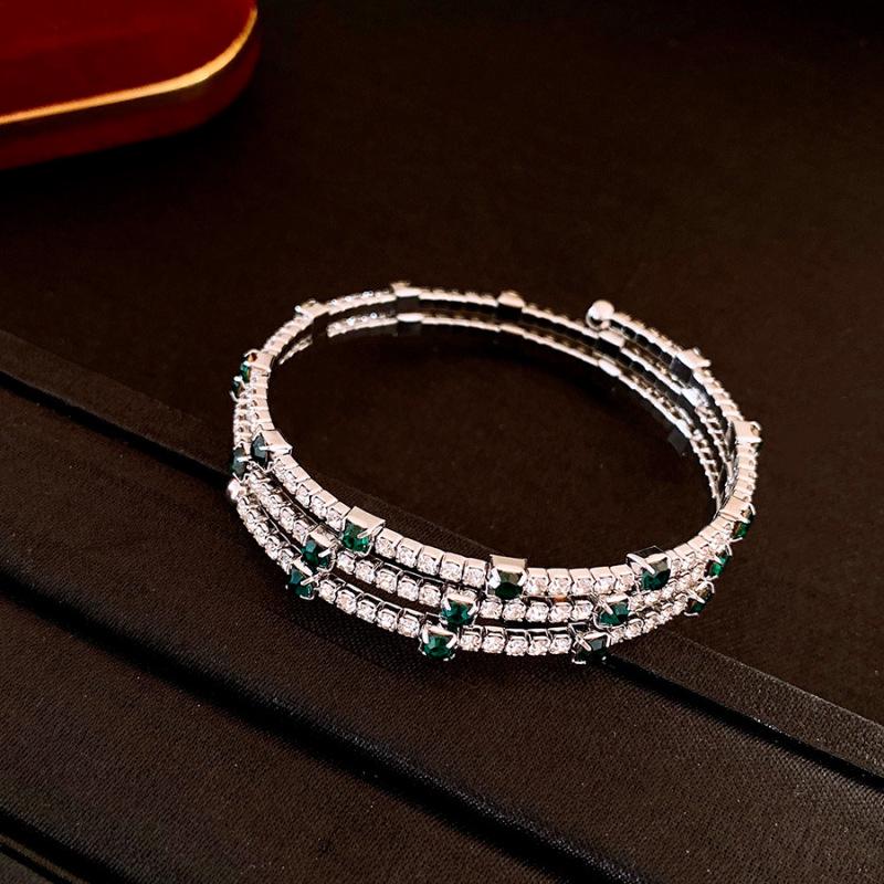 Francuska bransoletka wielowarstwowa z cyrkoniami: Elegancka bransoletka w stylu light luxury z przesadnym designem.