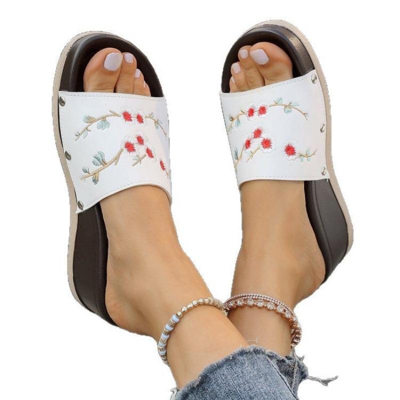 Large size one-character slippers women's summer wedge slippers embroidered flower cool slippers