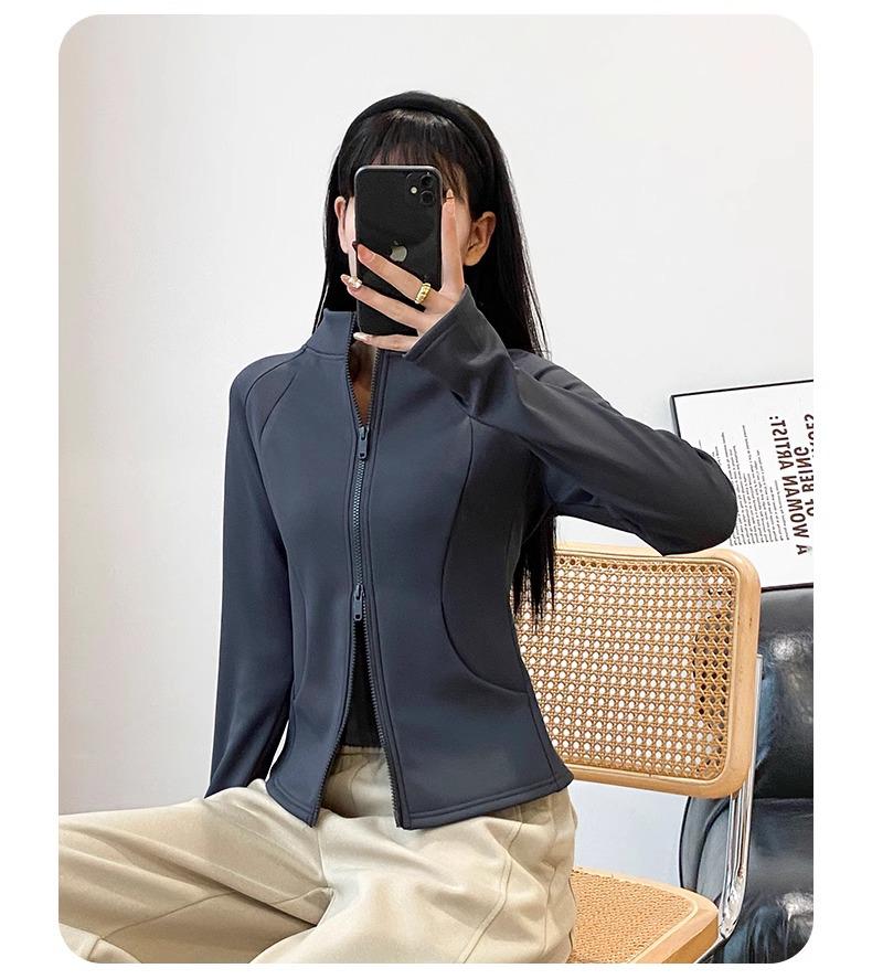 Women's Stand Collar Velvet-Lined Sports Jacket for Running, Cycling, and Yoga - Long Sleeve for Autumn & Winter