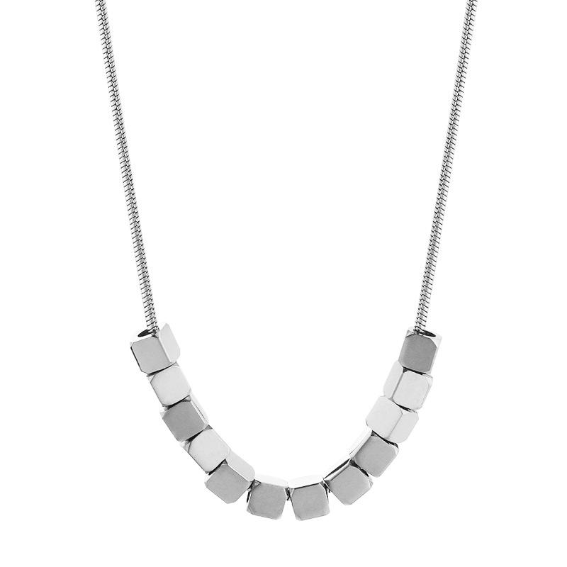 

Titanium Elegant Steel Geometric Necklace Perfect For Couples And Gift Giving срібний
