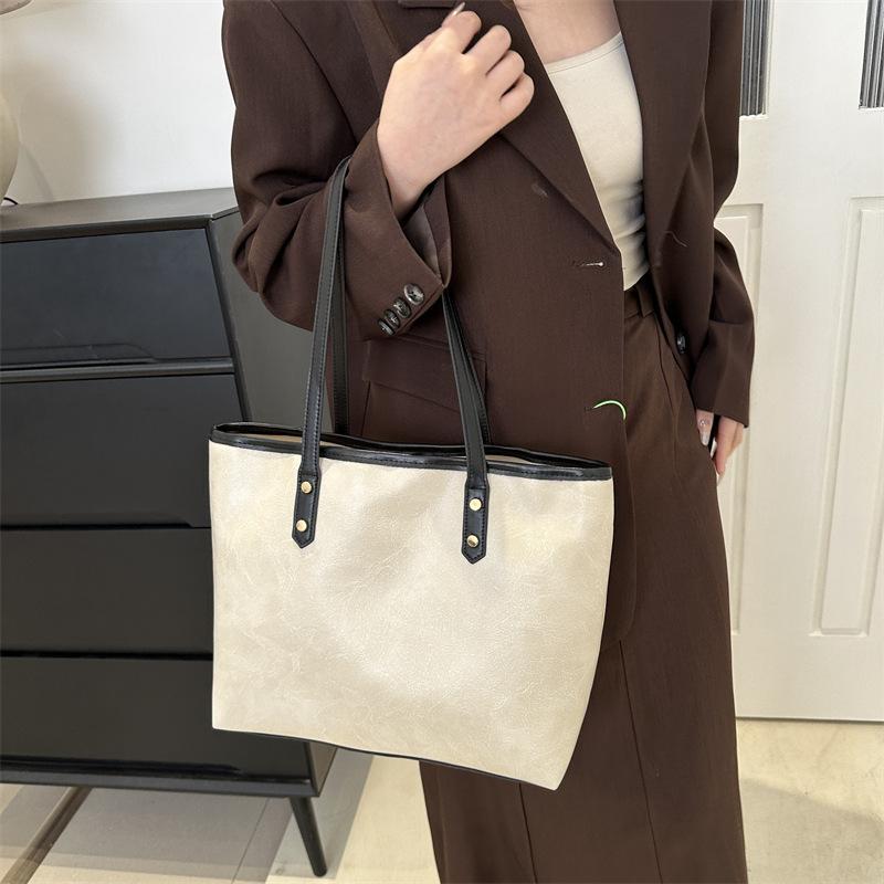 Large Capacity Tote Bag Women's 2025 New Retro Texture Large Bag Simple Casual Portable Shoulder Bag Commuter Women's Bag