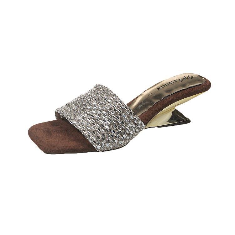 

Beautiful one-word sandals for women s summer wear 2025 new rhinestone with suede temperament high-heeled cool slippers 40 коричневый