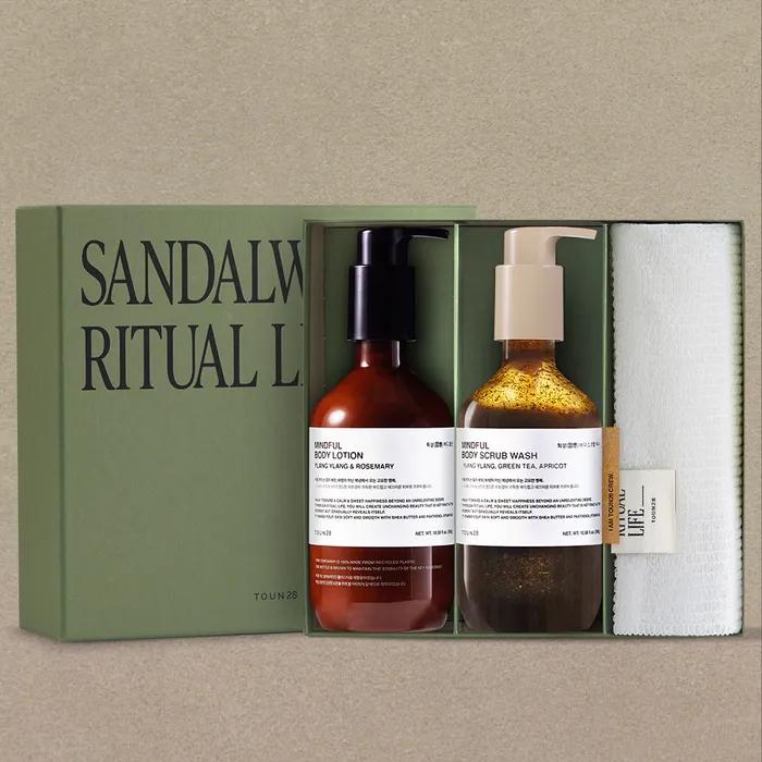 

[ПОДАРОЧНЫЙ НАБОР] Ароматический набор для ухода за телом Reminiscence (Reminiscence Скраб для тела 300г + Лосьон для тела 300г + Полотенце)