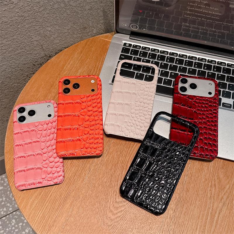 Premium Crocodile Pattern Drop-proof Phone Case for iPhone 15-14, 13/11 Pro Max