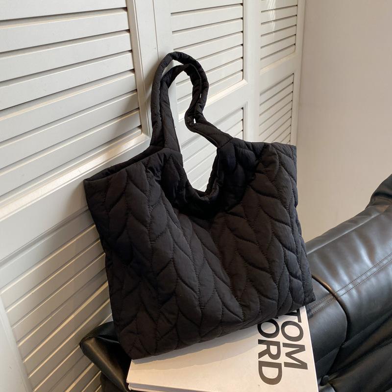 Large Capacity Soft Underarm Shoulder Bag for Women Spring Trend Fashion Design Cloth Handbags Female Travel Shopper Tote Bags