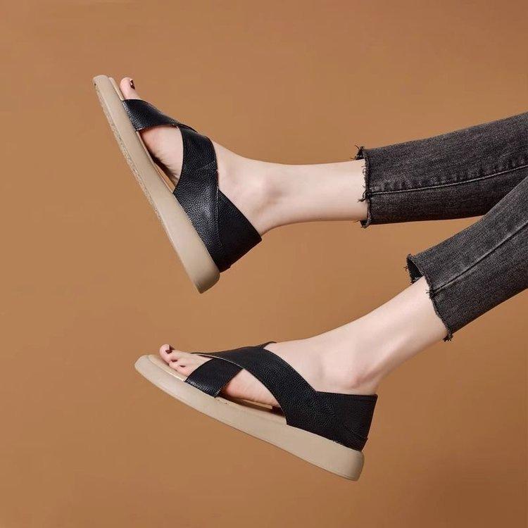 Roman sandals women's 2025 new summer leisure this year's popular sandals lightweight non-slip soft-soled women's flats