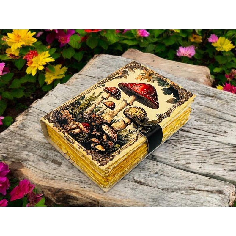 

Гримуар Винтажный кожаный журнал с грибами, Ручной работы, Антикварная бумага с рваным краем, Книга теней для заклинаний, Журнал для подарков 7 x 5 in