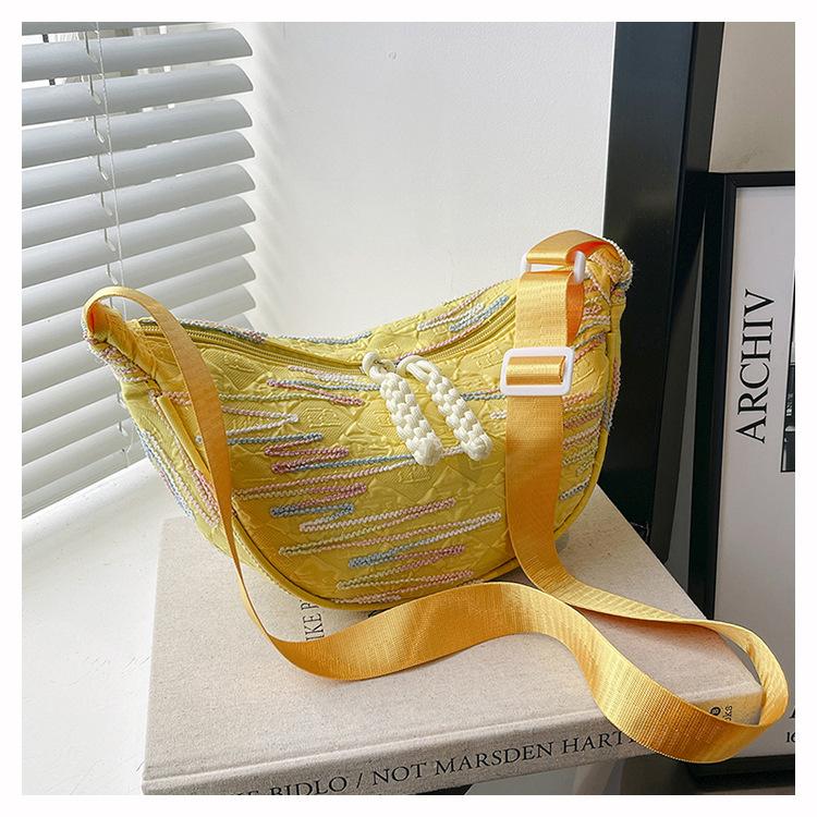 New Foreign Style Commuting Texture Nylon Cloth Dumpling Bag Simple Temperament Fashionable Shoulder Messenger Bag