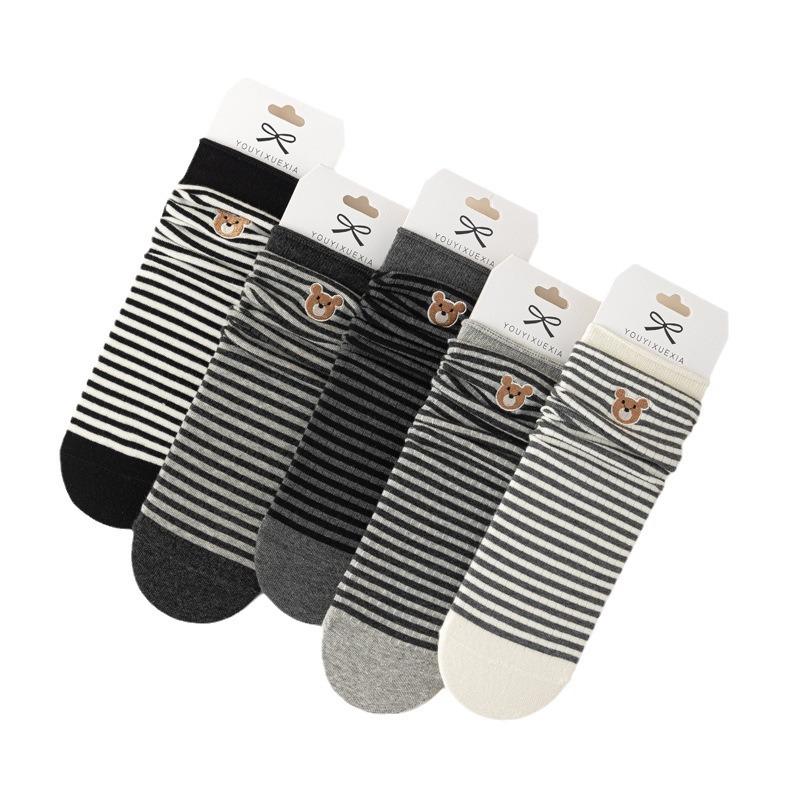 5/10 Pairs Casual Autumn Winter Embroidered Socks for Women Cute Cartoon Bear Mid Calf Socks Academic Style Striped Sweat Absorbing Cotton Socks