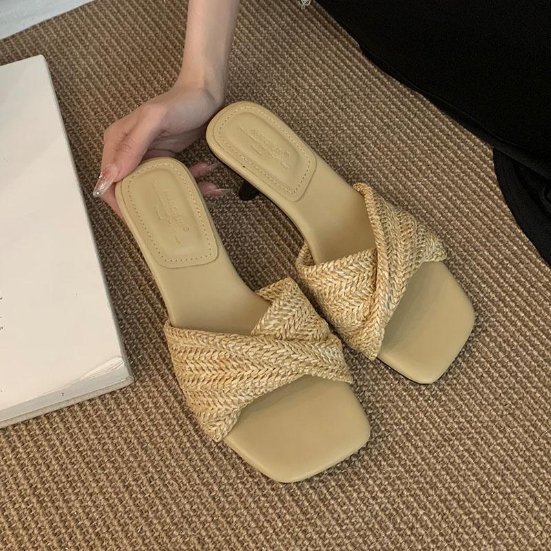 

Мода Новинка 2025 Мода Низкий Каблук Женские Тапочки Сандалии Обувь Женская Обувь с Квадратным Носком Повседневная Женская Обувь на Каблуке Тапочки Шлепанцы 35 жёлтый