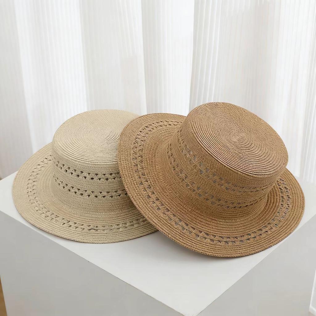 French flat-top hand-woven straw hat for women, small sunshade and sun protection in summer, seaside vacation beach photo hat