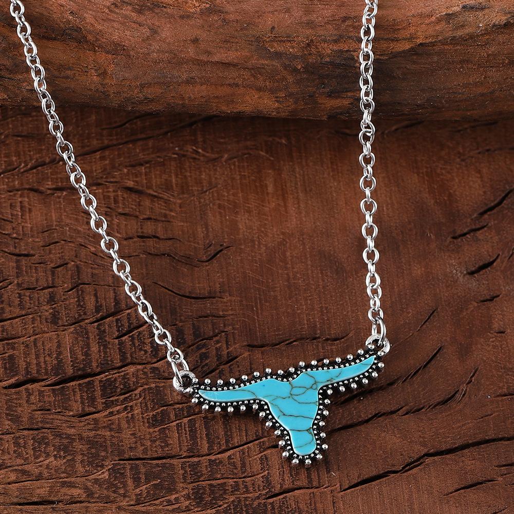 

1 Pcs Western Style Turquoise Stone Cow Pattern Leather Decor Cattle Cow Head Necklaces Set for Women one-size синий