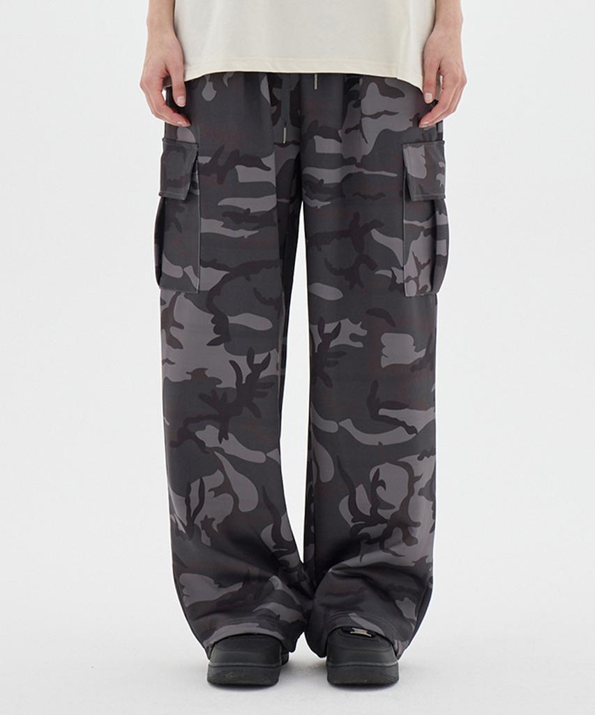 URBANAGE Camo Single-Pleat Wide Cargo Sweatpants_Charcoal