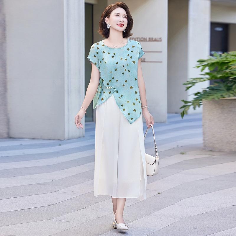 

Elegant Summer Chiffon Pantsuit for Mature Women – Short-Sleeve Top & Wide-Leg Pants 2XL