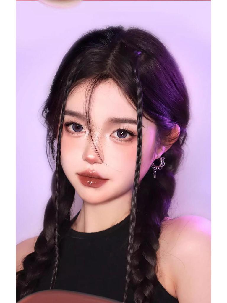 Uhue Holographischer Temperaturadaptiver Matter & Aufpolsternder Lipgloss mit Glasigem Finish.