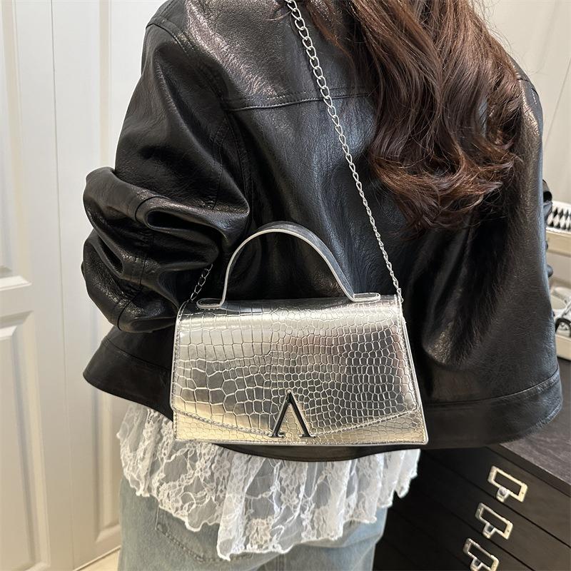Fashion Trend Solid Color Light Luxury Women's Bag New Simple and Beautiful Fashion Temperament Handbag Shoulder Messenger Bag