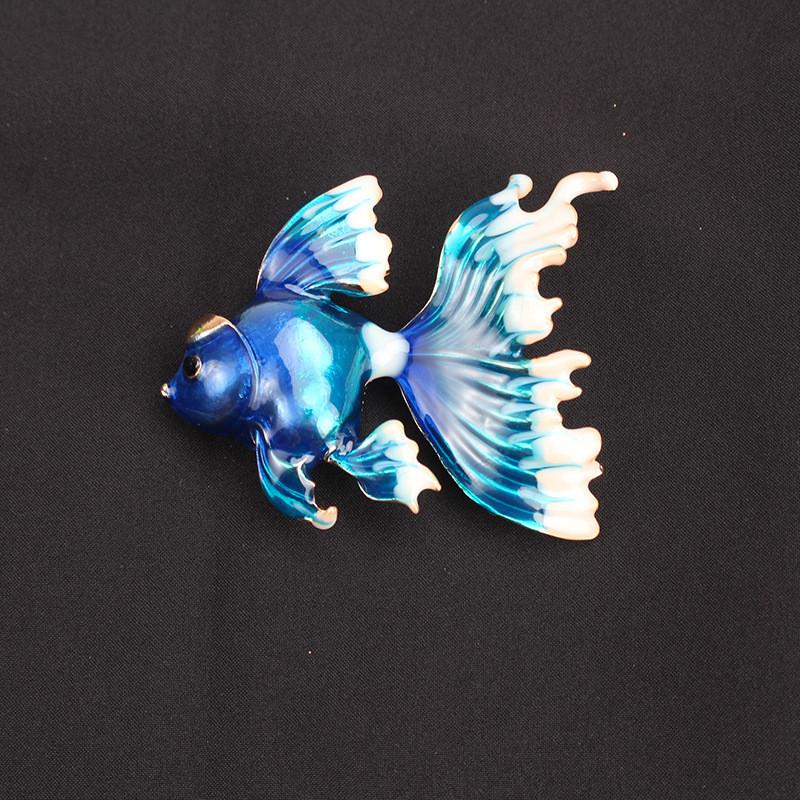 Koi Fish Brooch Pin With Electroplated Alloy For Fashionable Women And Men