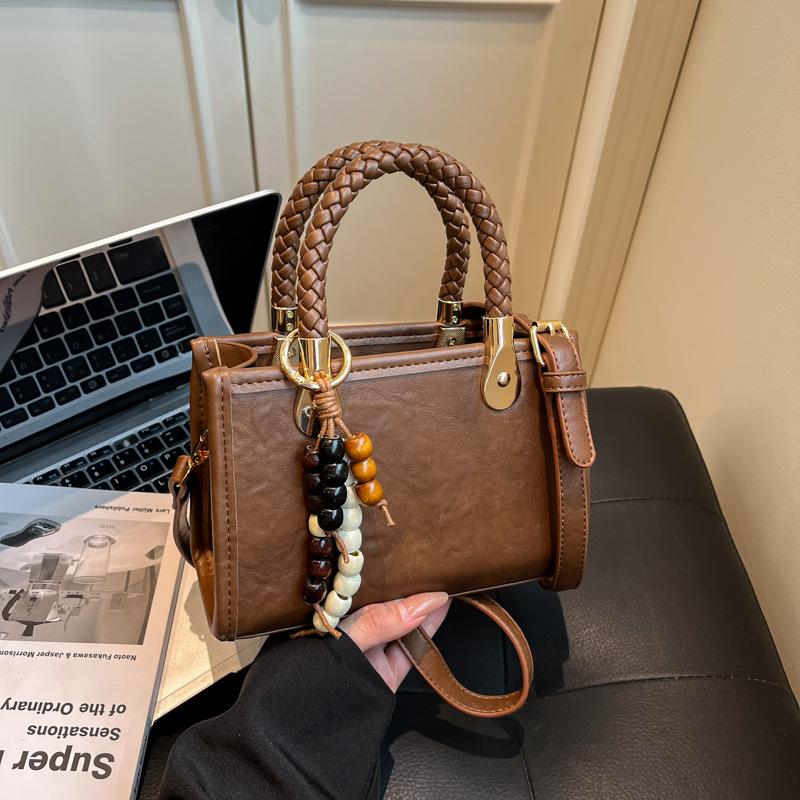 Super Fire Small Bag Women's Autumn and Winter Versatile 2025 New Fashion Shoulder Messenger Bag Korean Version Ins Portable Small Square Bag