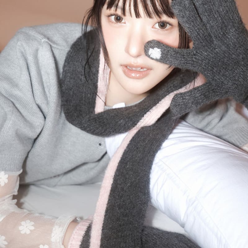 

RECLOW ЗАМОРОЖЕННЫЙ КОМПЛЕКТ ПЕРЧАТОК-МУФТ ШАРКОЛЬНЫЙ PACKAGE BOX (gift wrapping available) (5,000 won)