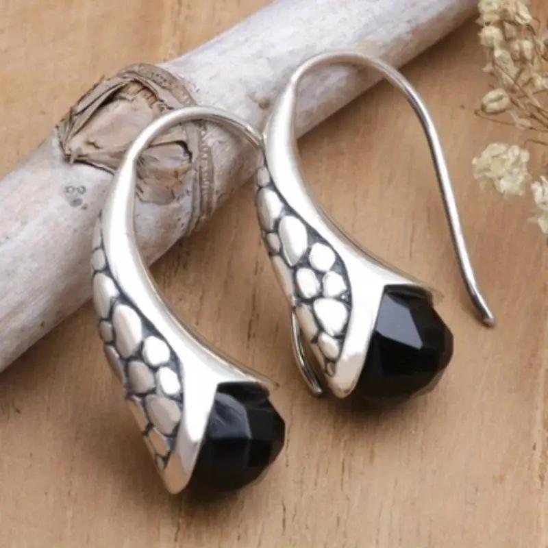 

1 Pair, Fashionable, Inlaid with Synthetic Zircon, Fashionable and Versatile, Retro Earrings. серебряный