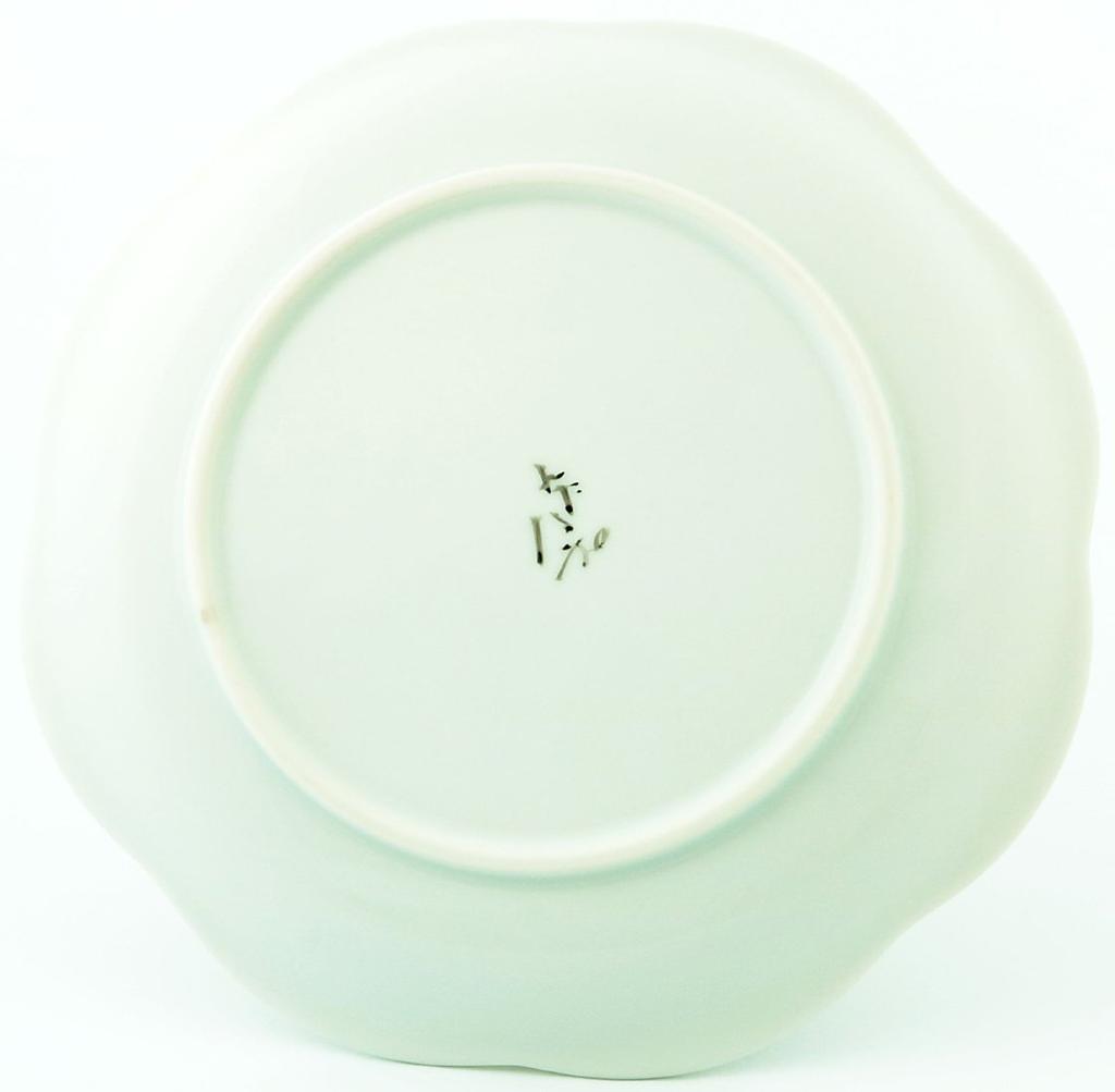 Kutani Ware by Takatomo Size Serving Plate with Round Polka Kawai, 7.3, Dots, K9-342