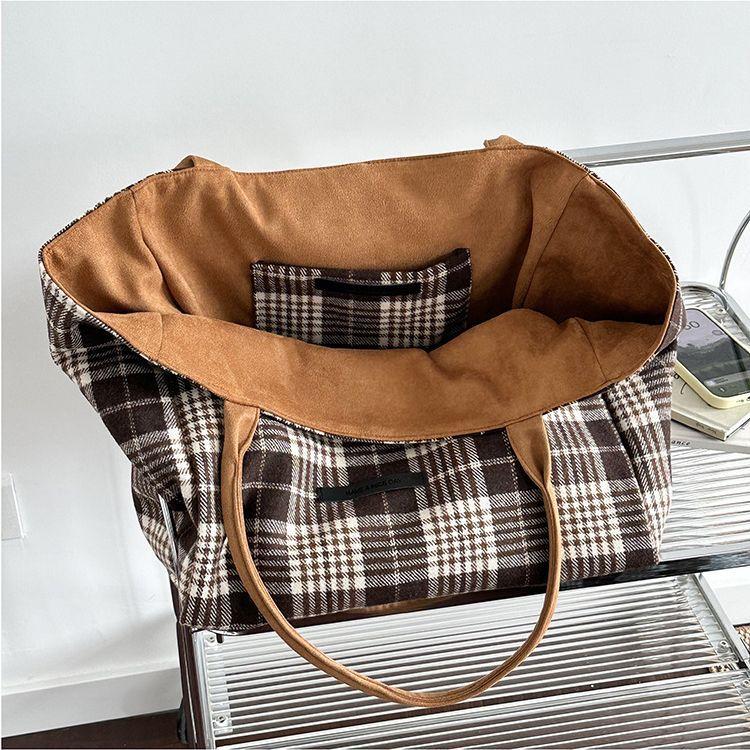Korean Retro Woolen Plaid Double-sided Back Tote Bag Women's 2025 Autumn and Winter New Academy Large-capacity Shoulder Bag