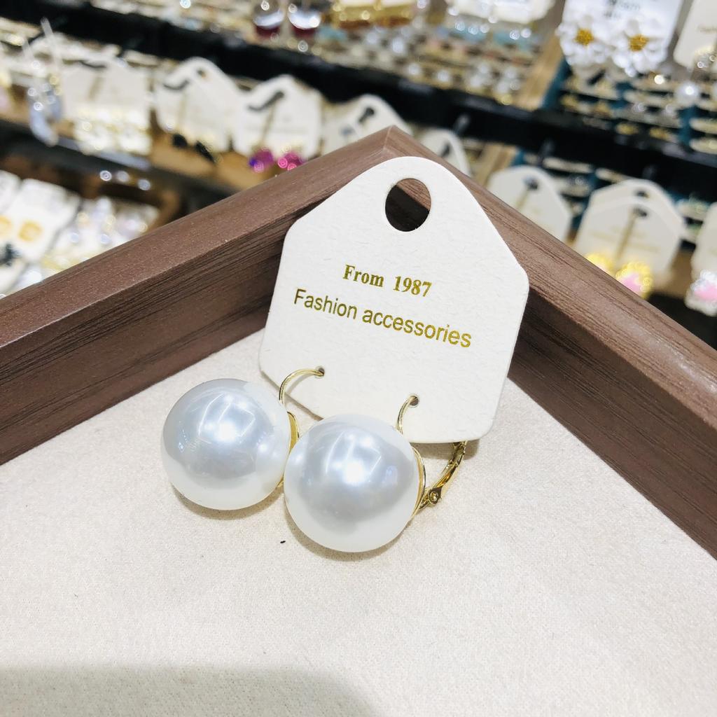 Retro French-Style Artificial Pearl Earrings for Women Rotund Fashion Design Minimalist Geometry Earrings