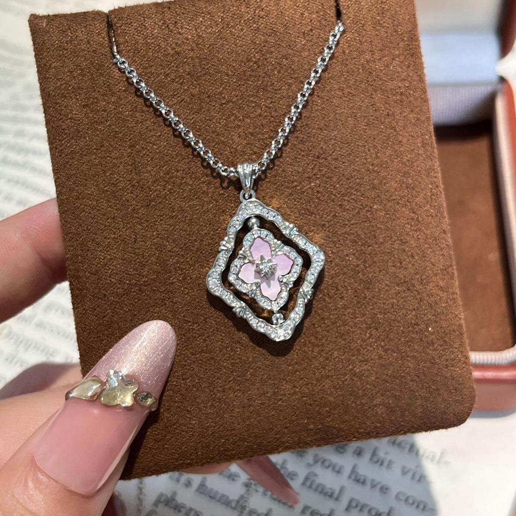 French Antique High-End Sense Versatile Rotating Double-Sided Four-Leaf Clover White Shell Necklace Light Luxury Design Neck Chain Collarbone Chain