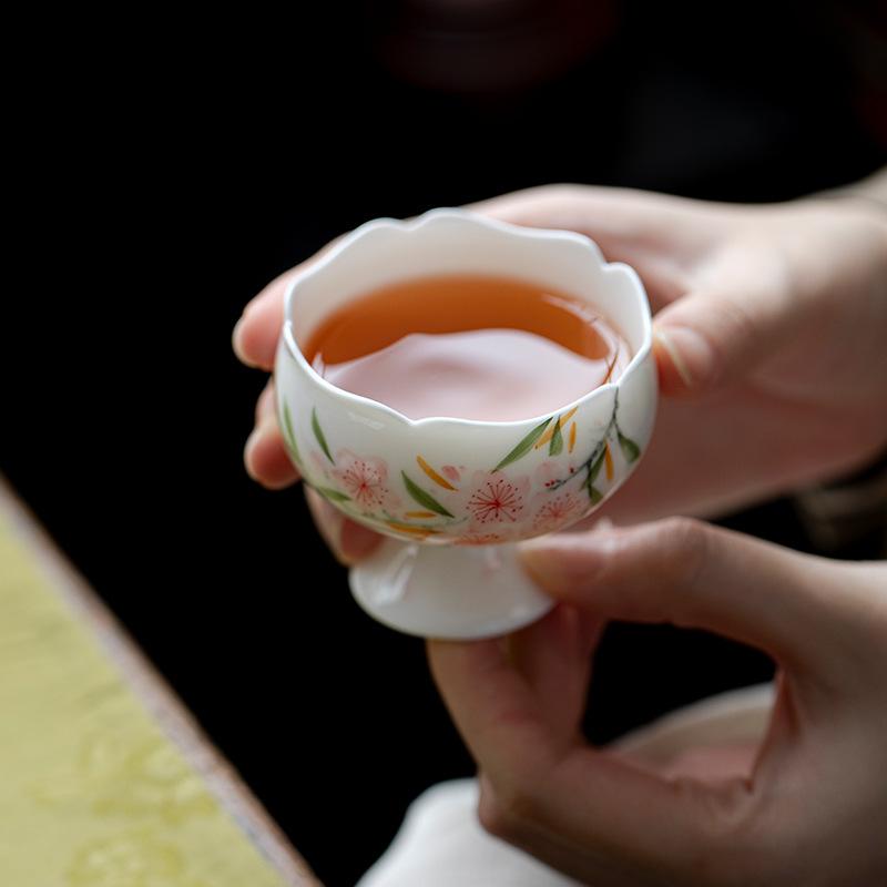 Jade Mud White Porcelain Hand-Painted Beautiful Flowers Gai Wan Tea Bowl Tea Maker Lady Tea Set Tea Ceremony Kung Fu Tea Set