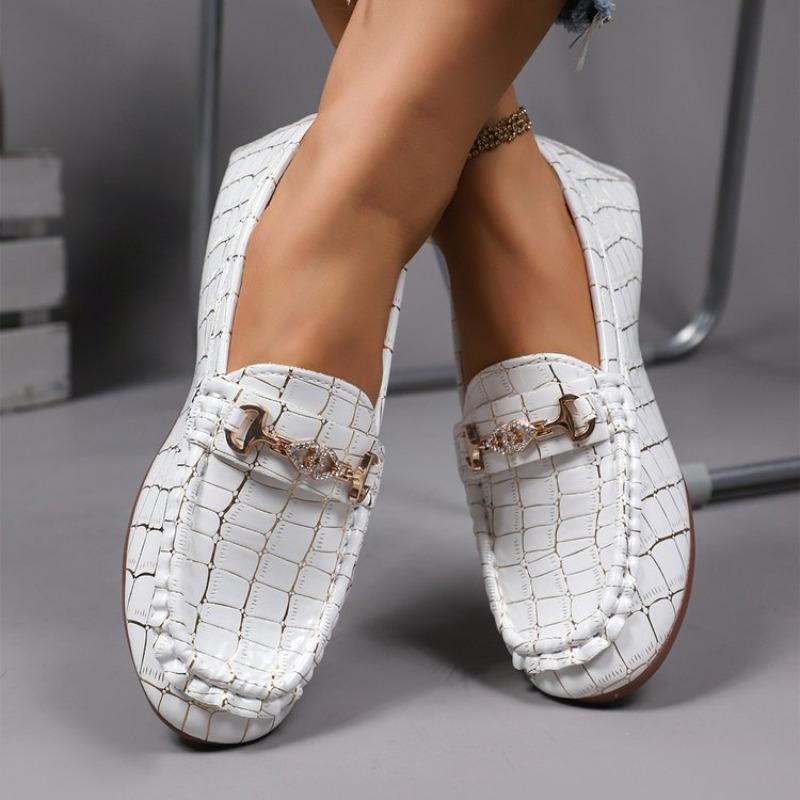 Plus-size Casual Single Shoes, New Fashionable Women's Shoes, Metal Buckle Loafers On One Foot