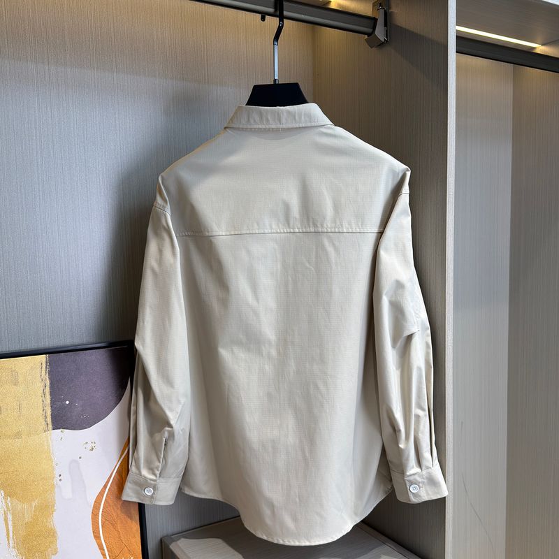 And American Workwear Style Long-Sleeve Shirt for Men with Multiple Pockets, Functional Outdoor Water-Resistant Casual Shirt, Solid Color Jacket