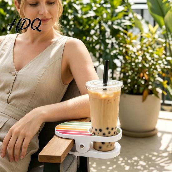 Getränkehalter Klemme Clip-On Getränke für Strandkorb Campingstuhl Trinken Einfache Montage Halter Universell Wasserflasche Kaffeetasse Softdrink Dose Tragbar