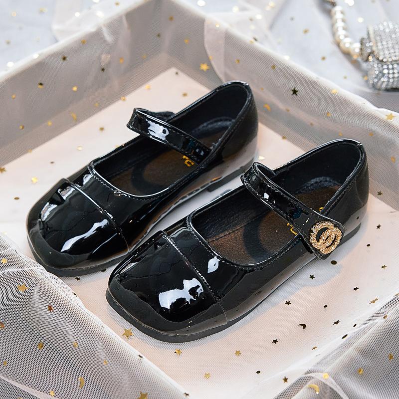 Girls' Leather shoes2026Spring New Square-toed Mary Jane Velcro Princess Shoes, Flat Patent Leather Performance Shoes for Girls